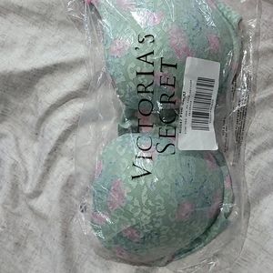 Victoria Secrets Bra